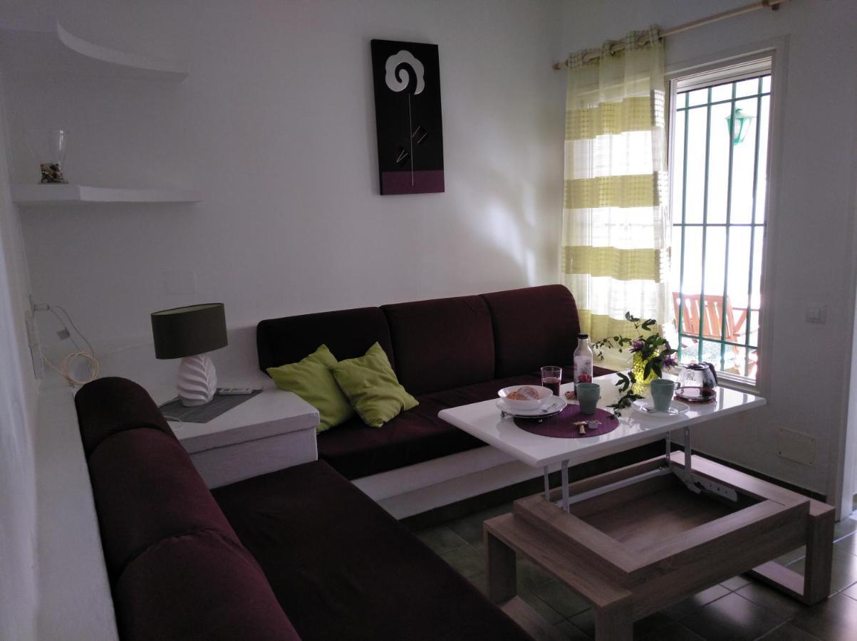 2 Calle Las Azucenas Playa Del Aguila  Екстер'єр фото